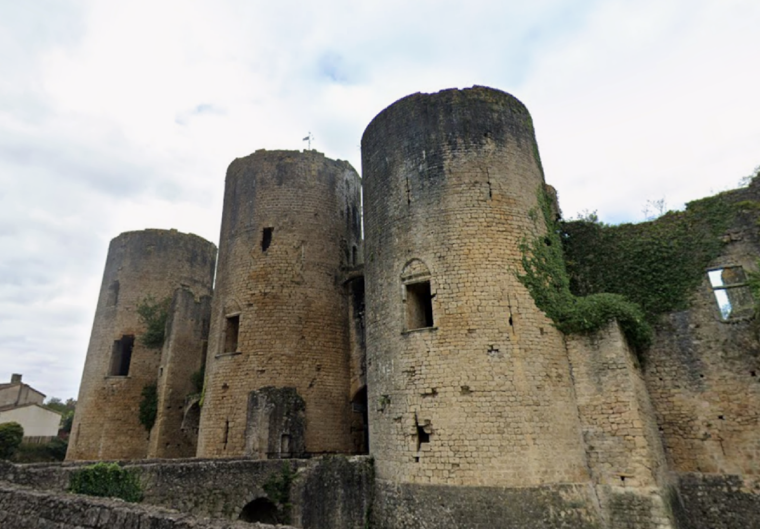 Château de Villandraut